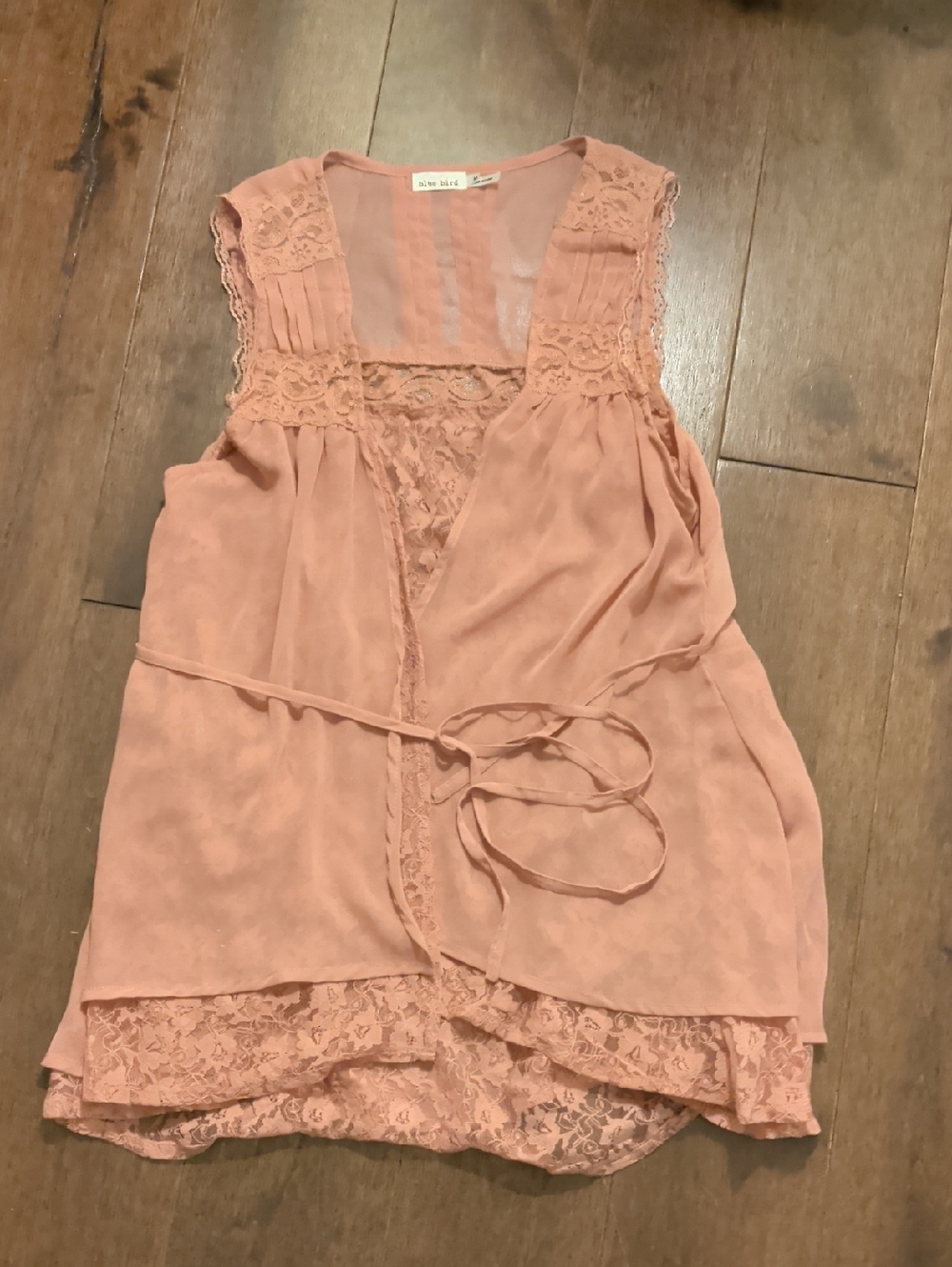 Blue‎ Bird Rose Blush Pleated Sleeveless Top